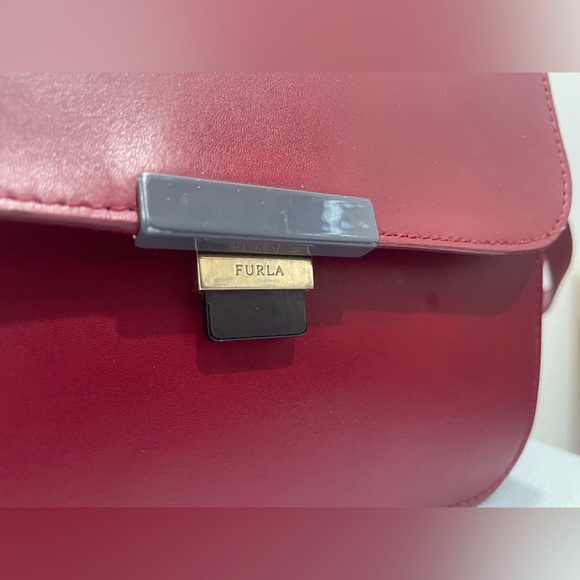 Furla Elisir Crossbody Bag Color Maroon, sz 7,5x6x3 inches (Read Description) - Picture 4 of 12